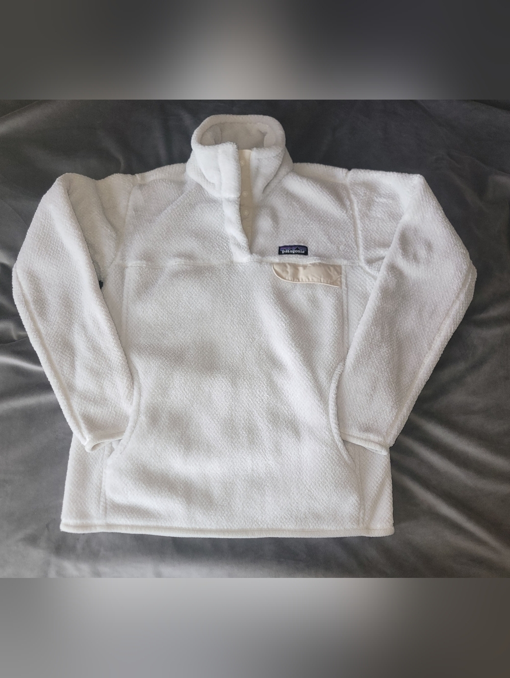 Patagonia Women's Medium White Fleece Snap-T Pullover with Beige Pocket Trim